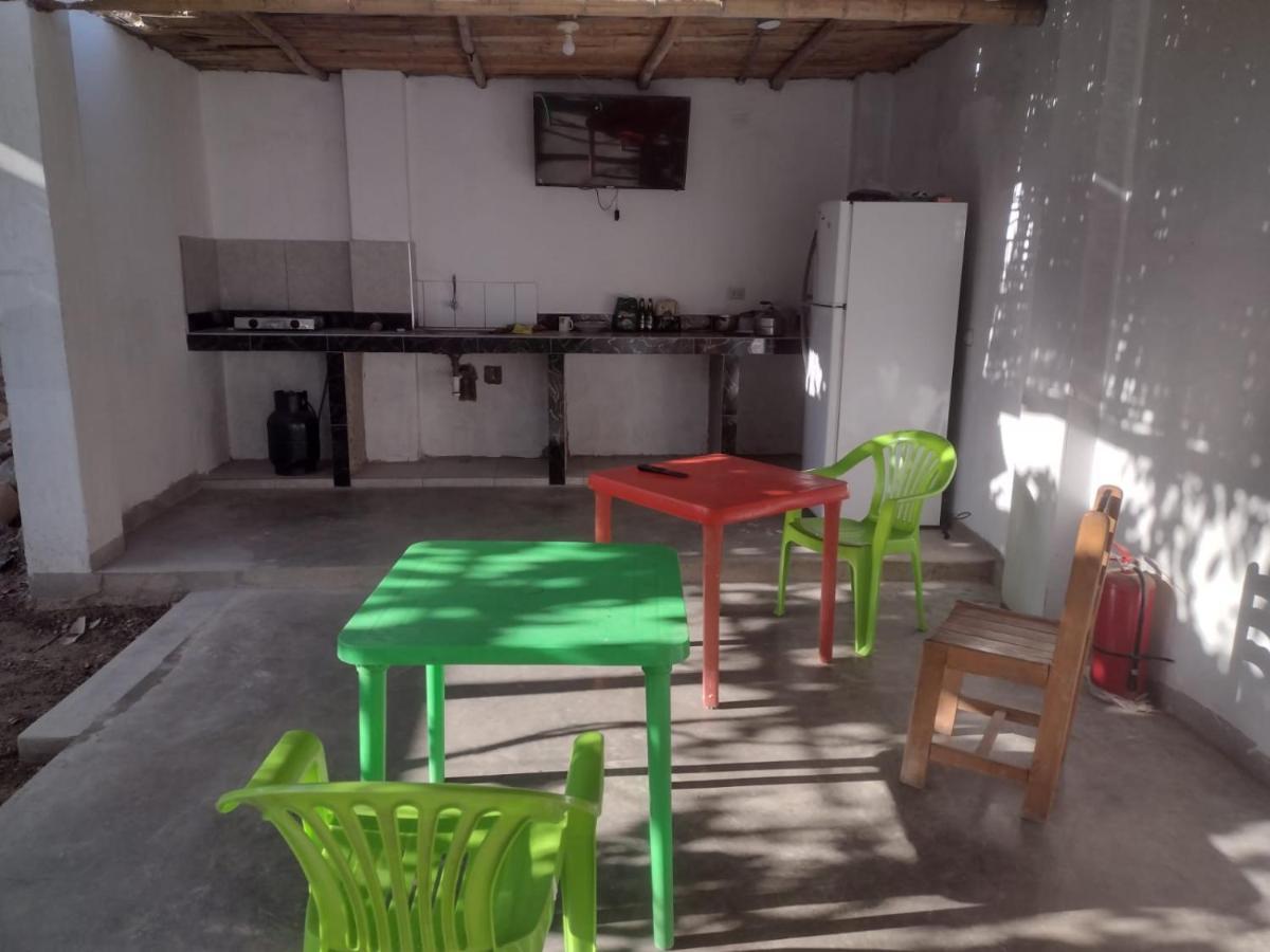 Flying Monkey Hostel Наска Екстер'єр фото